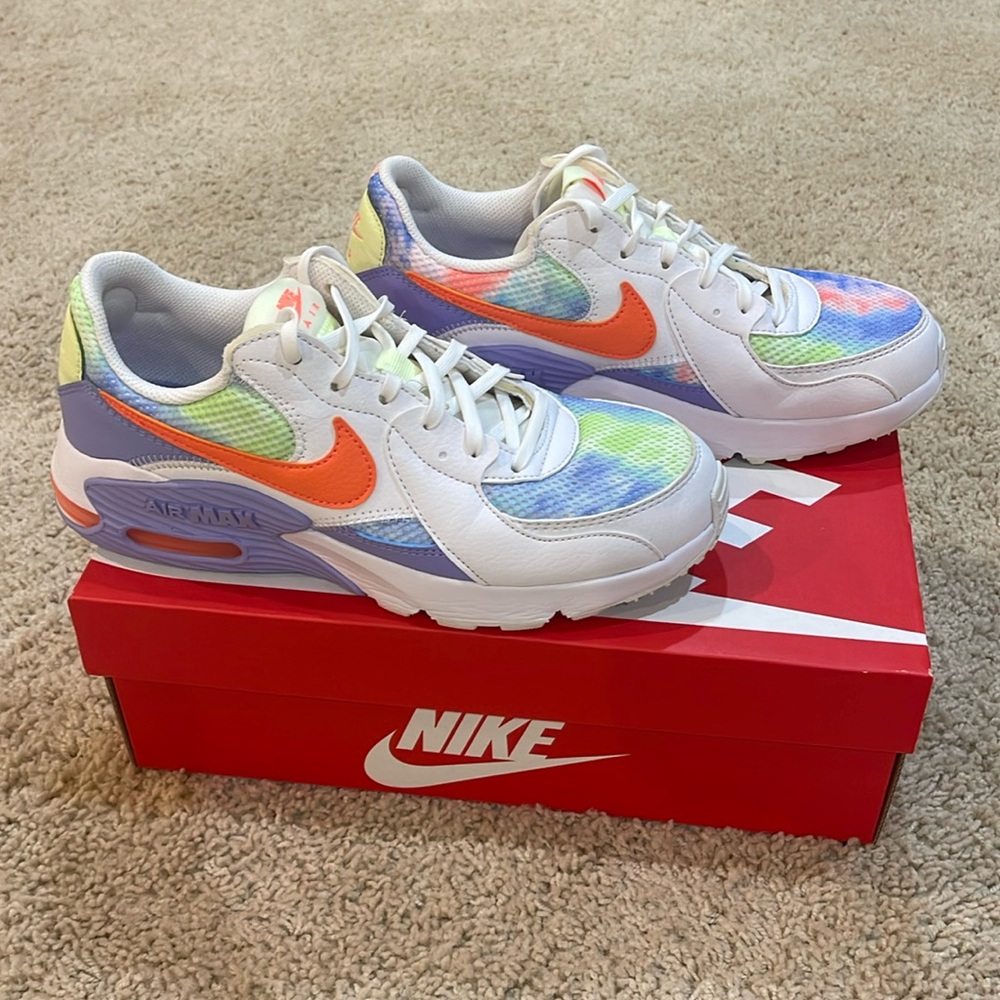 Women’s Nike Air Max Excee; size 8.5